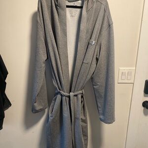 Tommy John Men’s Gray Belted Bath Robe